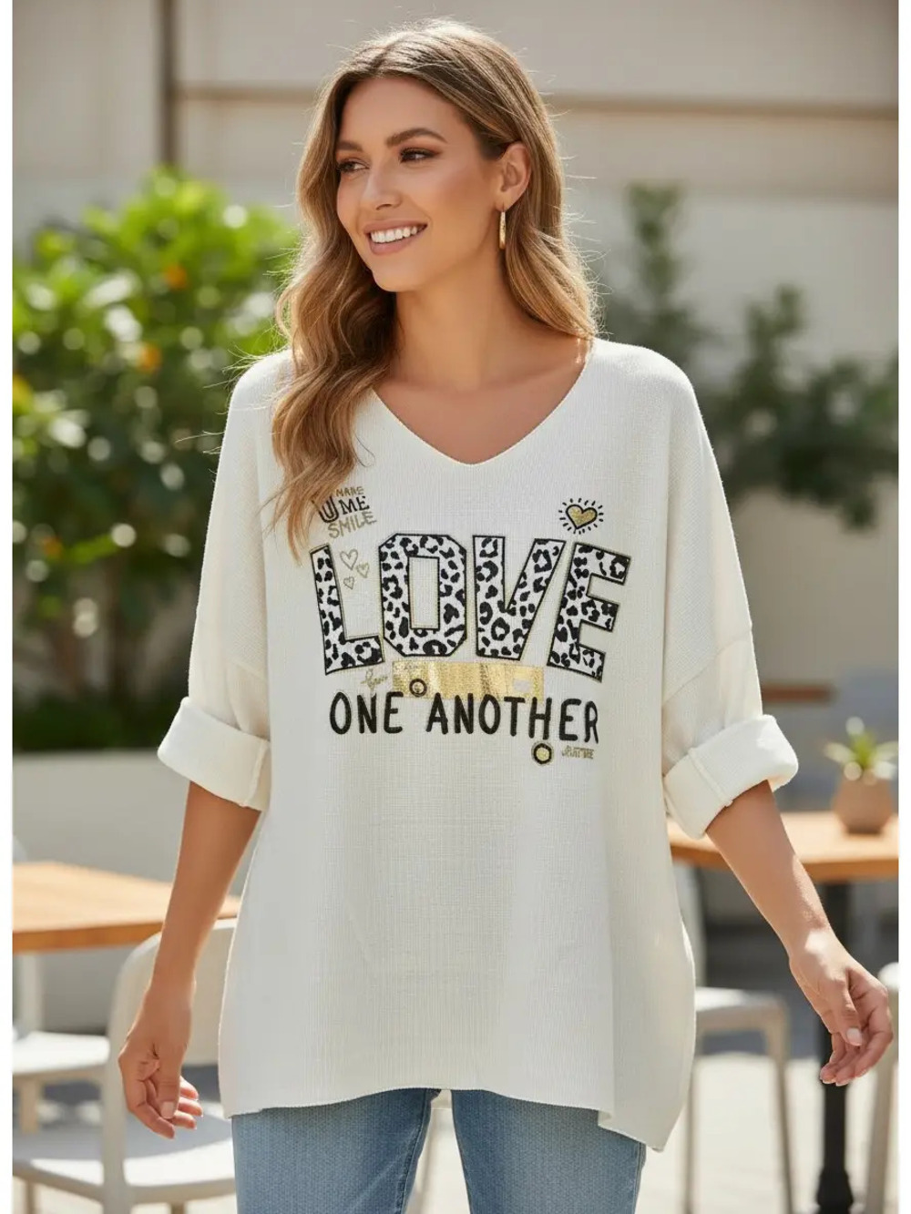 L1706 A | Loowie Love Print V-Neck Velvet Top | White | One Size S-L